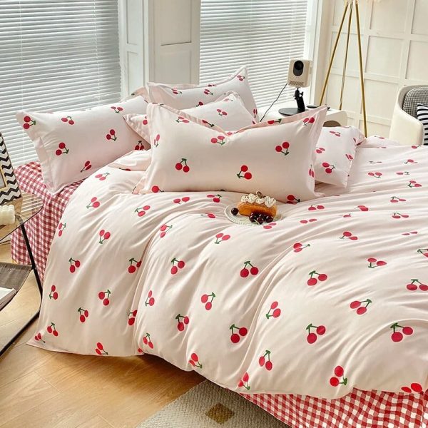 Cherry-Themed Checkered Polyester Bedding Set with Bed Sheet