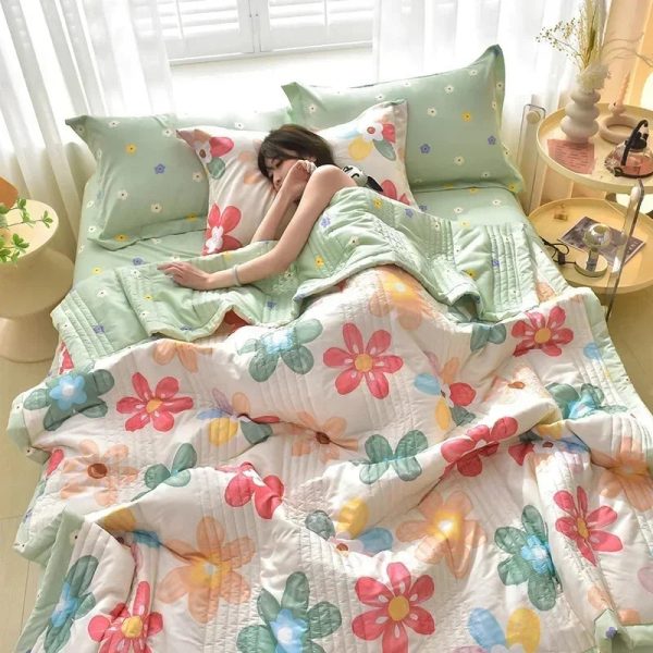 Kawaii Multicolor Flower Polyester Quilt Blanket Set